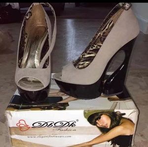 Super cute wedges sz 6.5